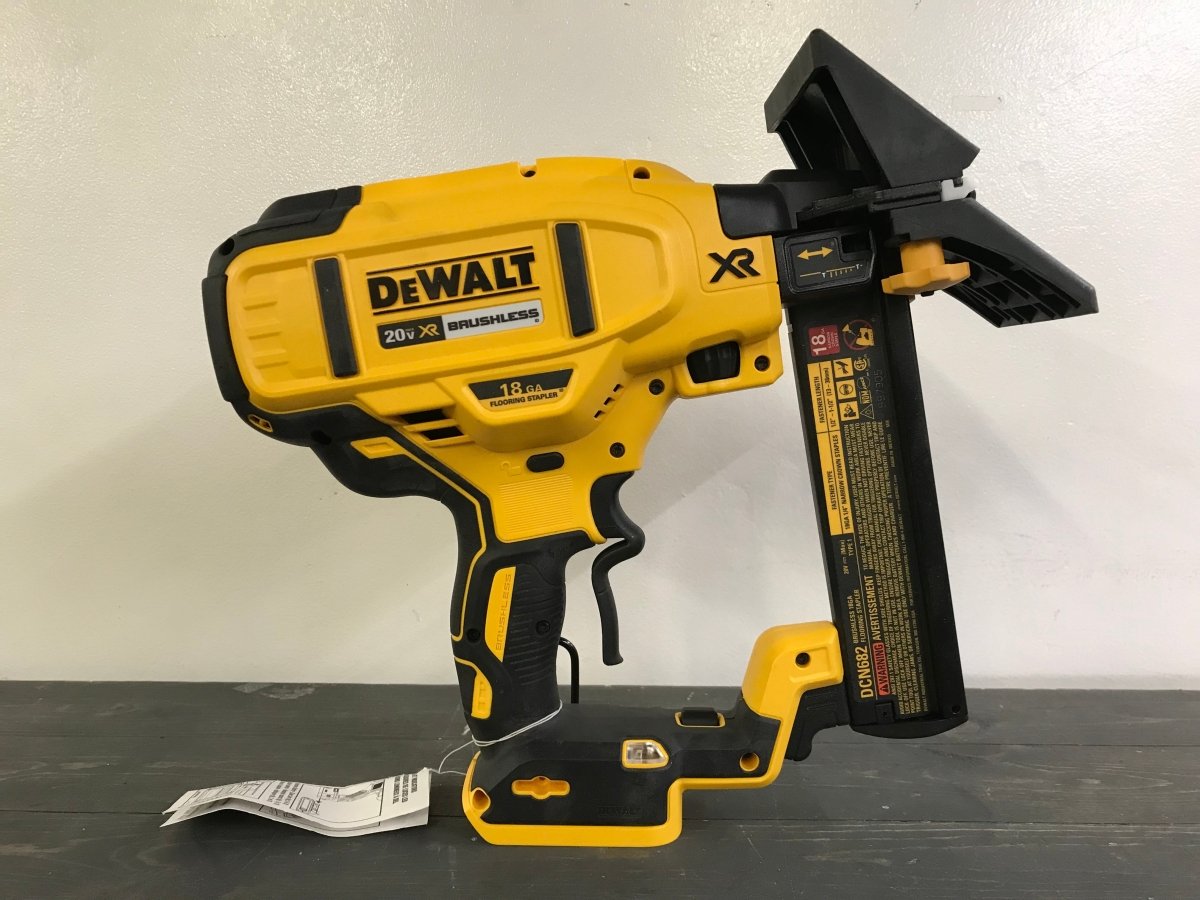 DeWalt 20V MAX XR Cordless 18 Gauge Flooring Stapler DCN682 Everything in the picture included! - Crap4Cash - Power Tools