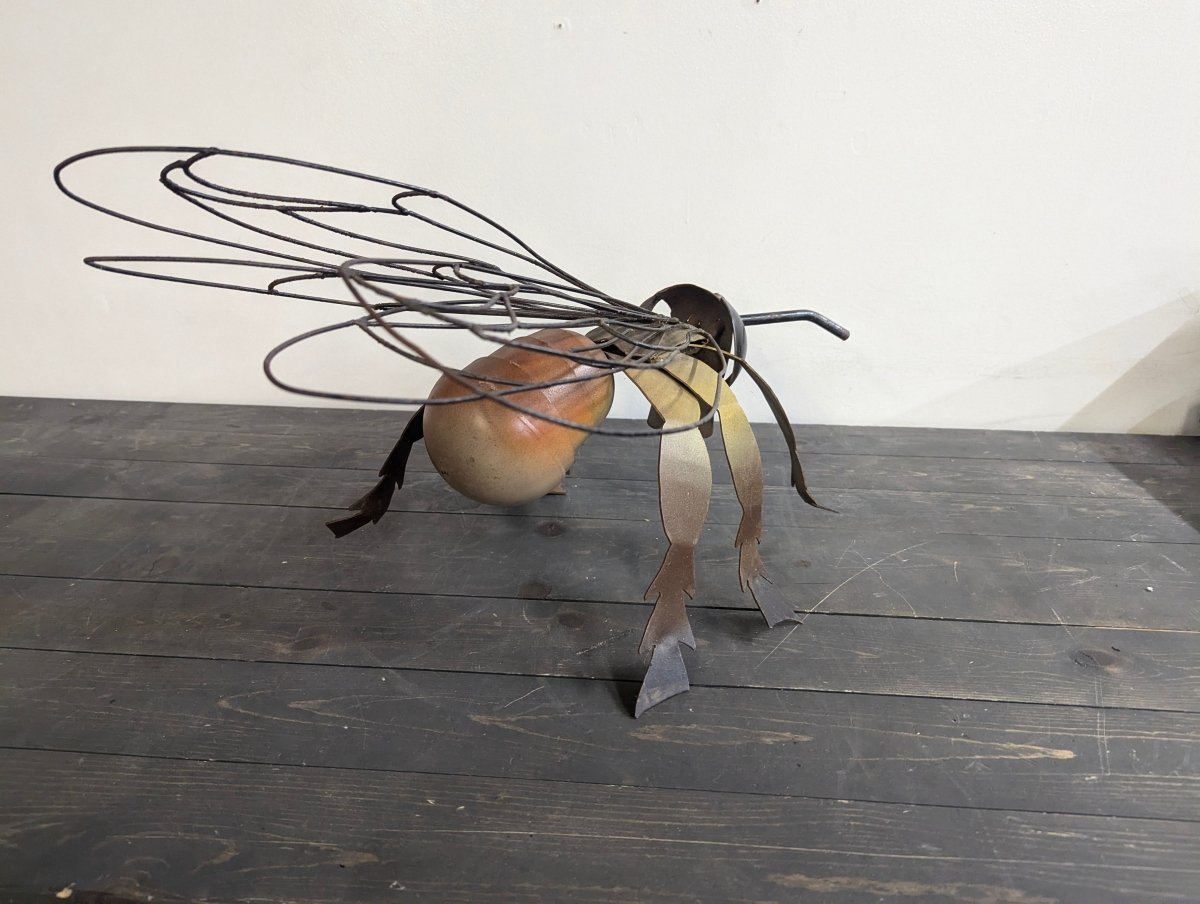 Handmade Metal Bee Sculpture - Crap4Cash -