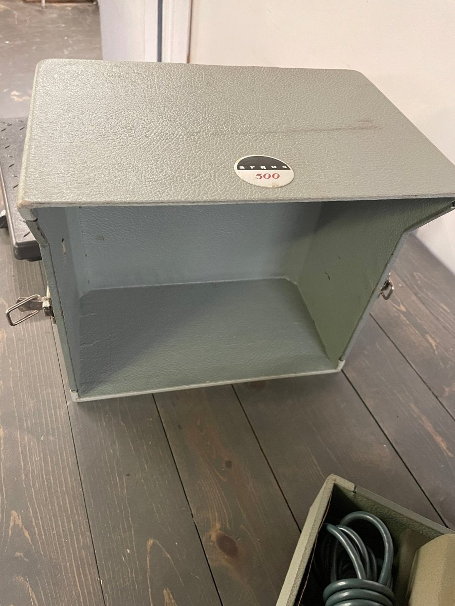 Argus 500 Film Projector Vintage - Good Working Condition - Crap4Cash - 