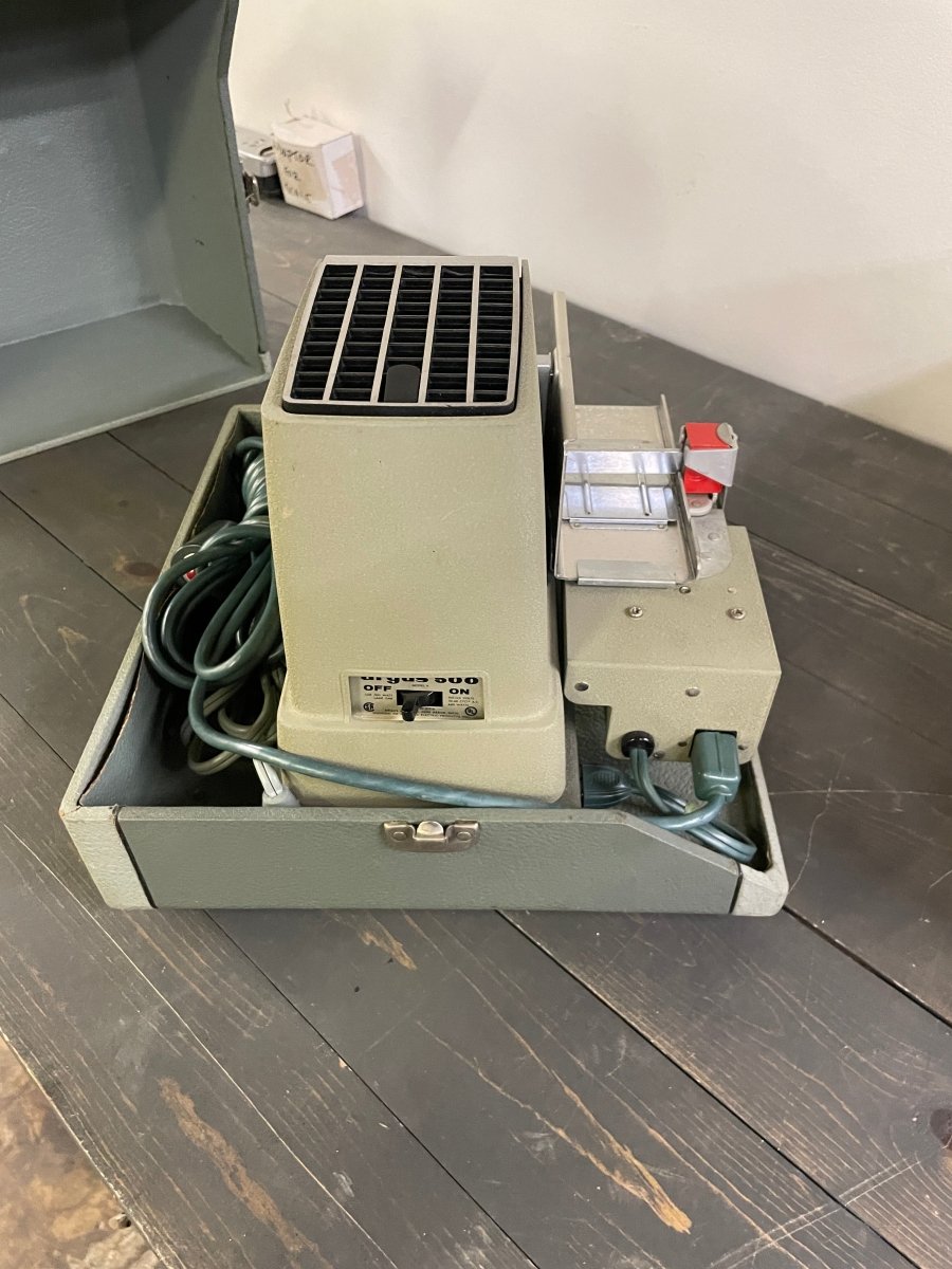 Argus 500 Film Projector Vintage - Good Working Condition - Crap4Cash - 