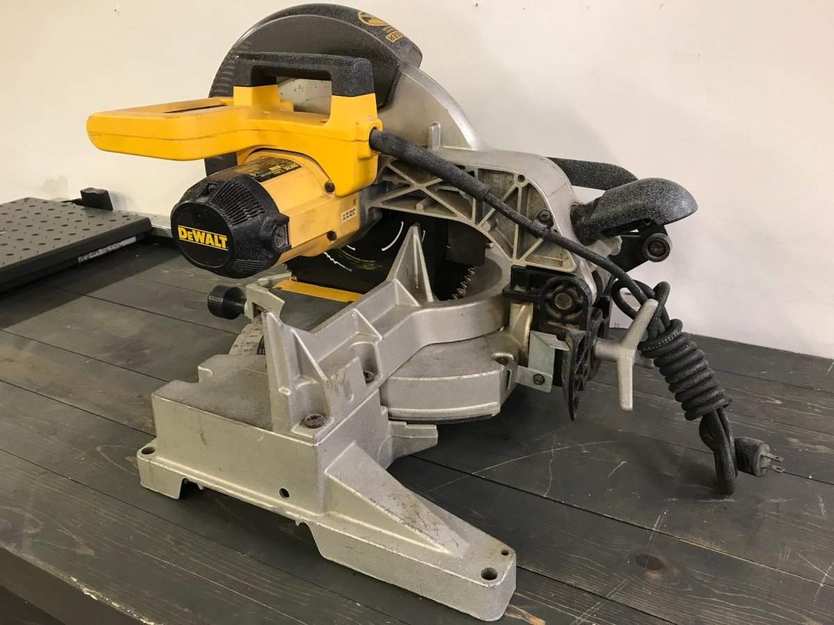 DeWalt DW705 12" (305mm), 15 Amp, 4000 RPM, Double Bevel Capacity Sliding Compound Miter Saw - Crap4Cash - Power Tools
