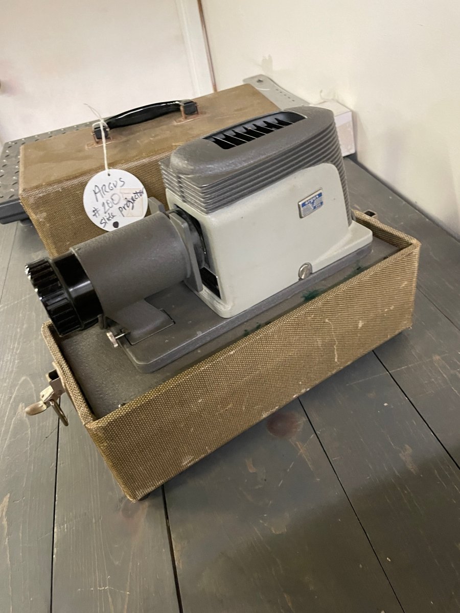 Vintage Argus 200 Slide Projector - Good Working Condition - Crap4Cash - 